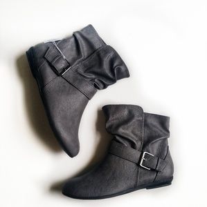 NWT Slouchy Gray Ankle Boots with Buckles 8 Wide